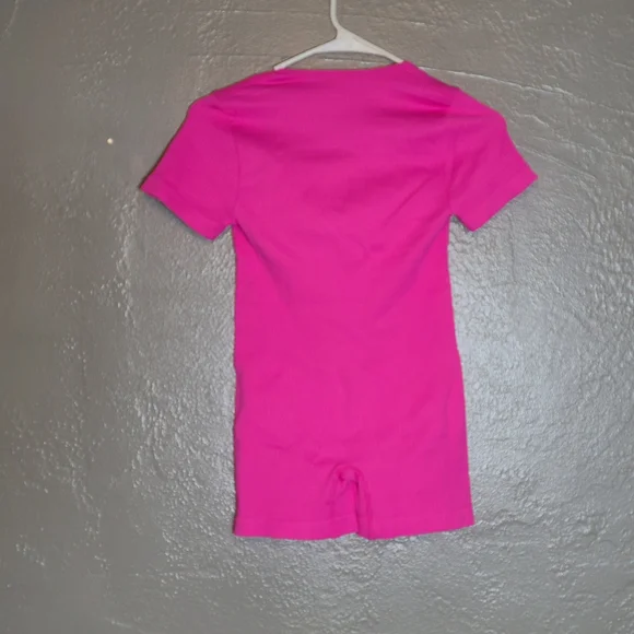 OQQ Pink Women's Ribbed Romper NWOT Small - Picture 3 of 9